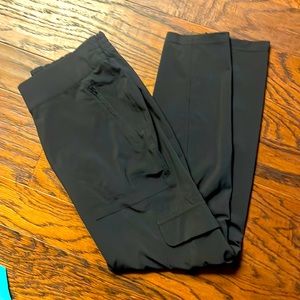 Athleta women’s size 4 black cargo/ joggers in excellent condition no wear